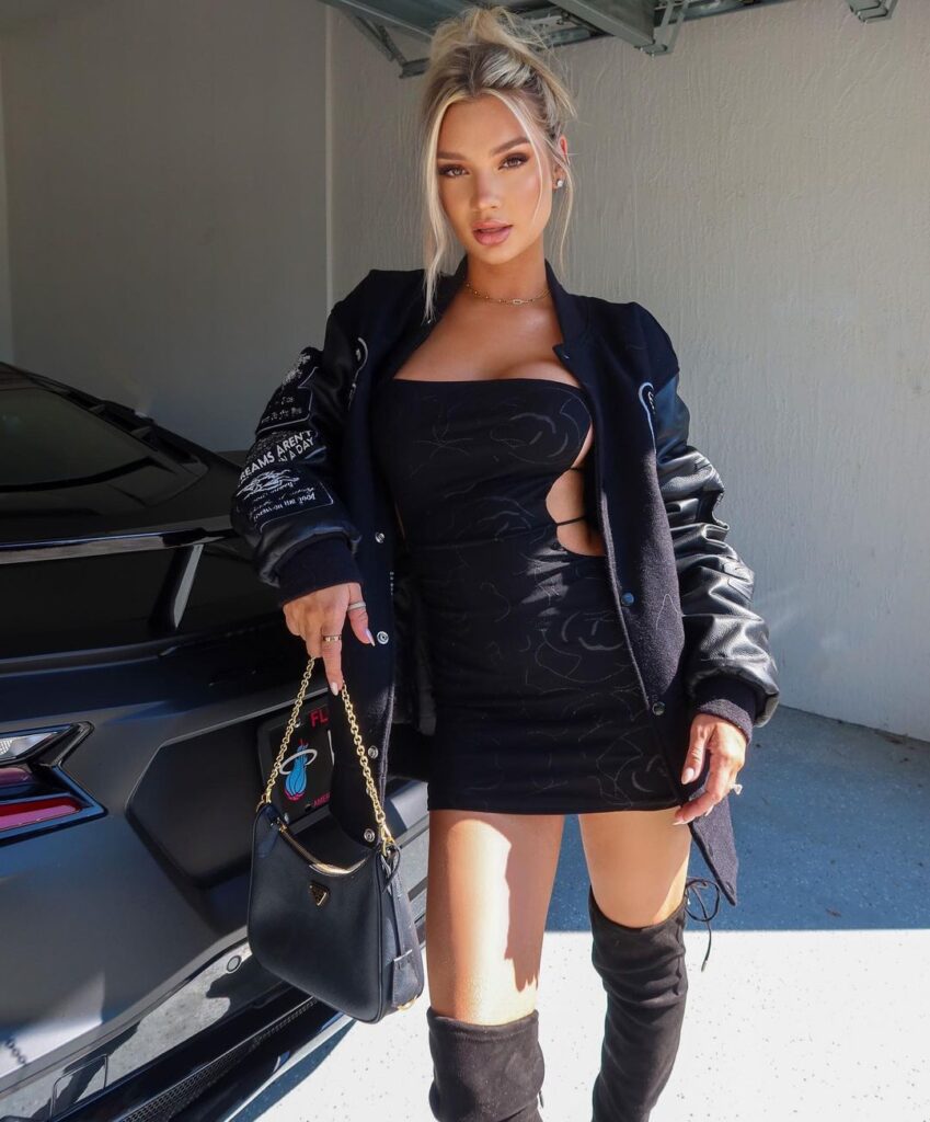 Alexa Collins